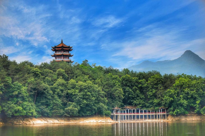 轰动一时：城固哪里有小巷子_真实体验与探索_本地人私藏路线全攻略详细揭秘