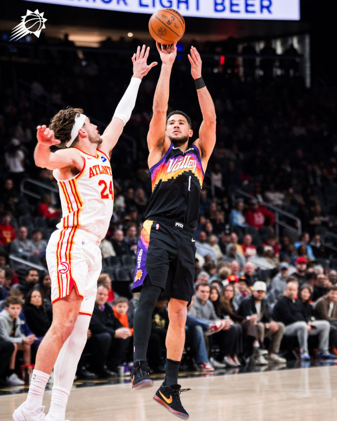 太阳不敌老鹰，3连胜被终结！布克31分伤退，格林刚复出再次受伤