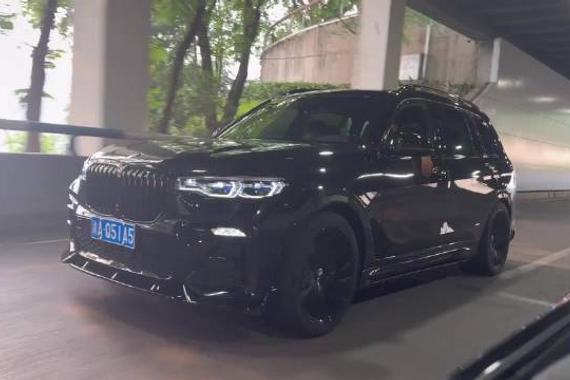 回家告诉你妈 有个开x7的精神小伙要给你一个家