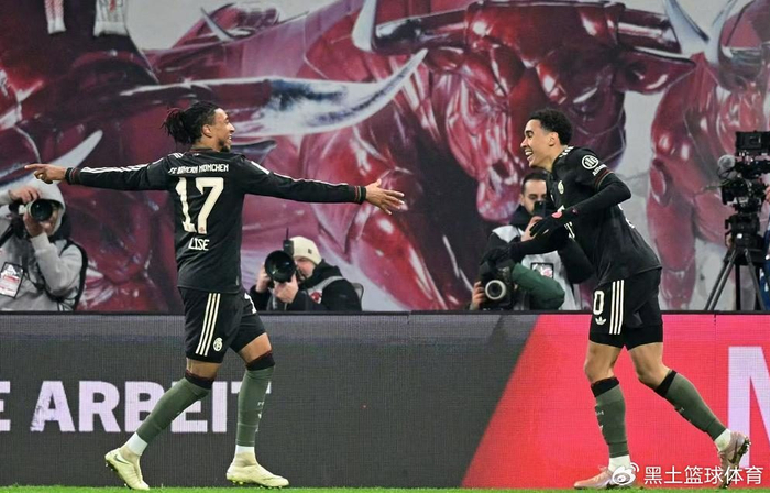 足坛一夜动态：曼联2-0曼城，拜仁造5-1惨案，利物浦创45年耻辱纪录