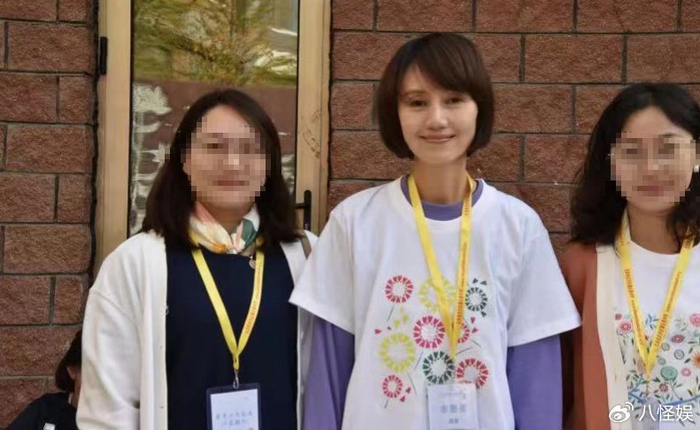 46岁袁泉低调做公益,素颜示人大展自然美,气质形象到人品都绝佳
