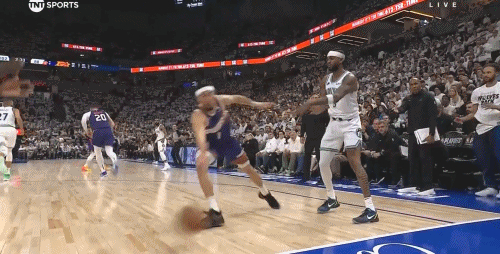 不仅得分爆发更展领袖气质