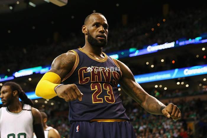 詹姆斯6次亚军，场均35+三双却输给宇宙勇，伤病单核输球被嘲讽？