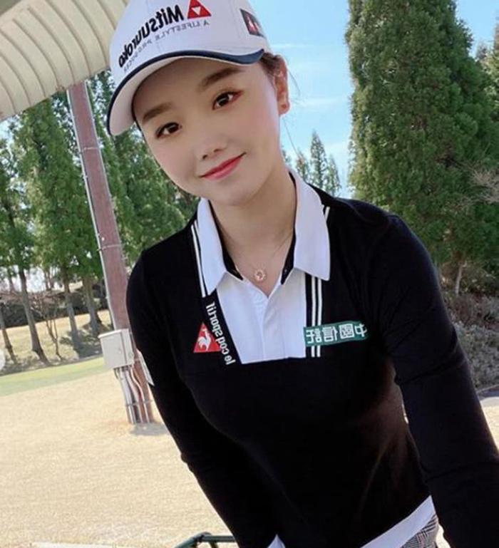 出生在日本却成中国人！22岁外表靓丽成高尔夫女神
