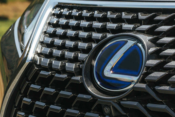 聚焦315：“开不坏”的雷克萨斯老ES，中控饰板却能碎成渣