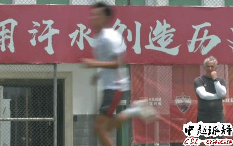 中国足球超罕见1幕：记者爆料10多位国脚想加盟深圳队！