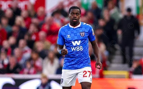 曼联冬窗大动作！4200万镑乌加特成筹码，计划交换桑德兰天才中场