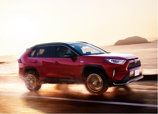 百公里油耗2.6L 丰田RAV4 荣放将推插混版车型