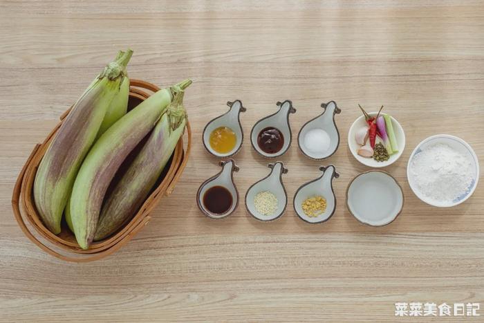 茄子别再红烧了！网红餐厅卖58的它，在家做10元吃到爽！