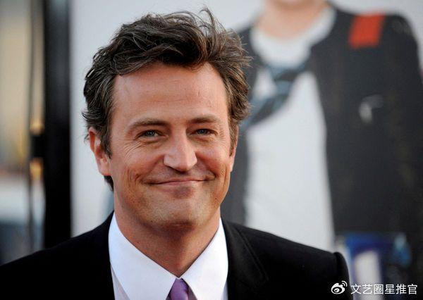 马修·派瑞被曝出轨19岁少女!把咖啡桌砸向未婚妻,把女友人撞墙