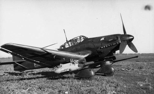 第三帝国的重锤，二战中的空中幽灵，Ju-87“斯图卡”俯冲轰炸机