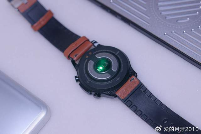 无线充电手表原理 w700d1q75cms.jpg