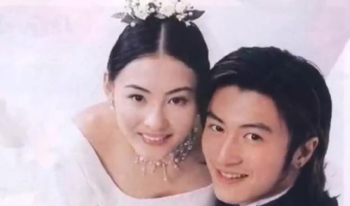父子同框：谢霆锋带Lucas游玩，父子俩神似！