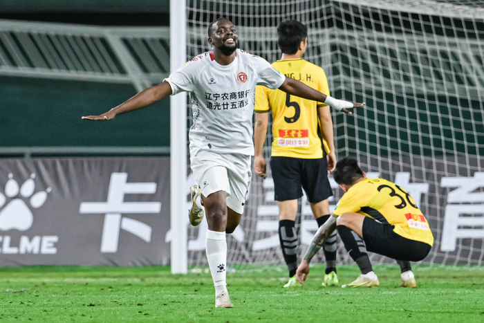 姆本扎梅开二度 也卸下大羽包袱