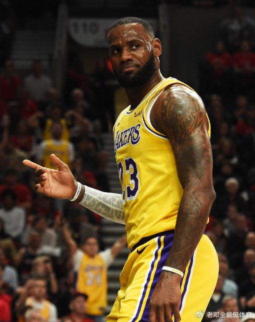 詹姆斯NBA直播精彩瞬间全程回顾