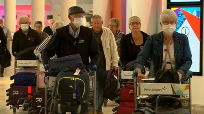 抵悉尼旅客前往隔离点 有30人机场出现症状