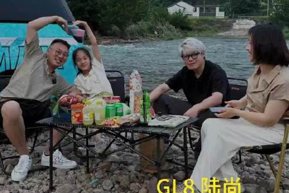 劳逸结合带着摄像一家人去露营