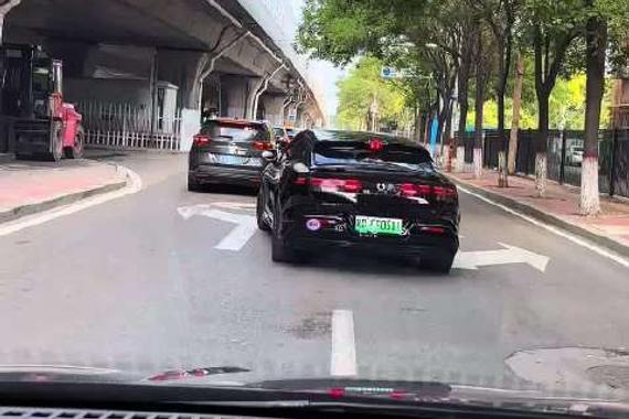 我宣布这位车主的腾势价值一百万！帕拉梅拉来了也不可以这样吧