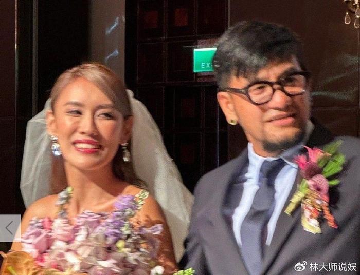 49岁张震岳办婚礼！老婆身材太好被称“黑美人”，两人儿子已5岁