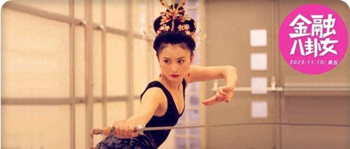 功夫女神36岁离婚带娃嫁入豪门,如今58岁要直播养活自己?