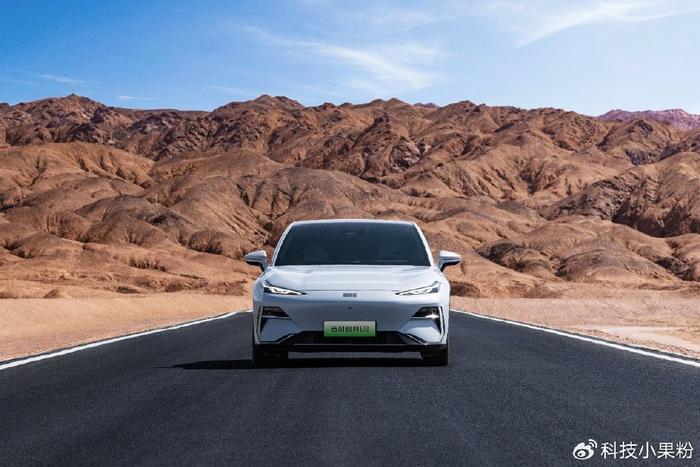 吉利银河E8升级银河Flyme Auto，智能体验再进阶，如此实力怎能不爱