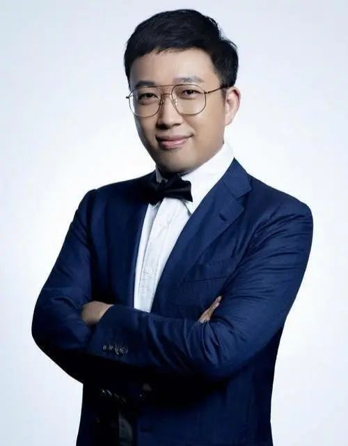 于正致歉琼瑶:迟到6年的悔恨,能否获得一张s卡?