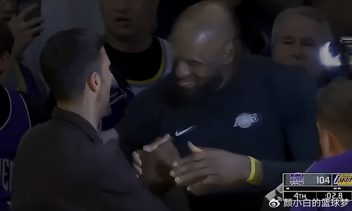 背靠背46+7三分！勒布朗又迎里程碑 拥抱77破不和流言还被官方戴皇冠