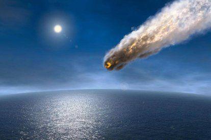 日本天降火球，黑夜亮如白昼，专家分析它源于彗星造成的流星雨