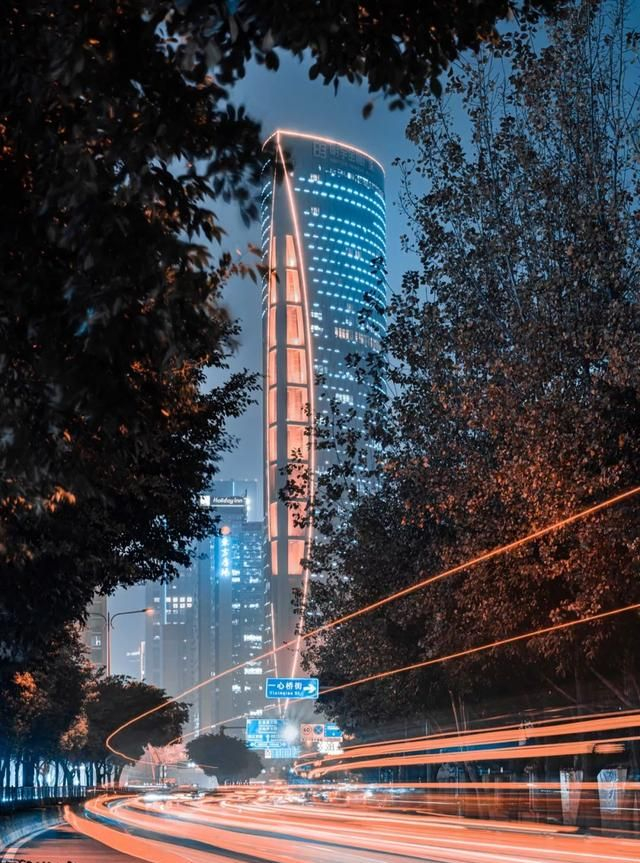 舆论热议：福州东大街楼凤的现状与风险，你了解多少？