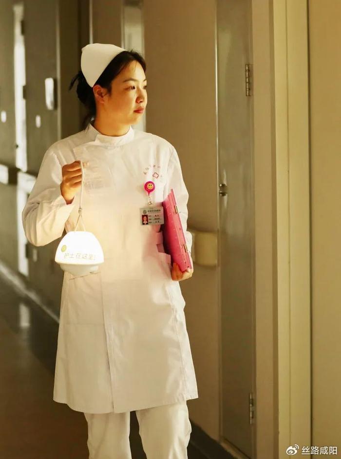 咸阳市中心医院：看到灯，就能找到我！现实版“提灯女神”来咯（市哪家医院能看泌尿内科）咸阳市中心医院专家介绍，