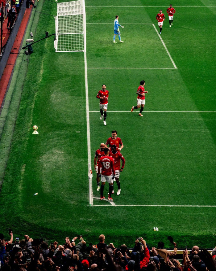 曼联二月赛程过半，摄影师Daniel Parker记录首战