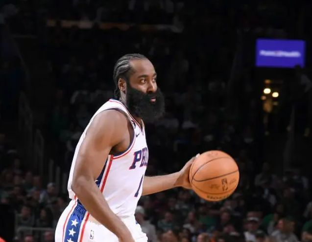 哈登全能表现难救主 尽献28分12助攻仍憾负对手末节崩盘痛失好局