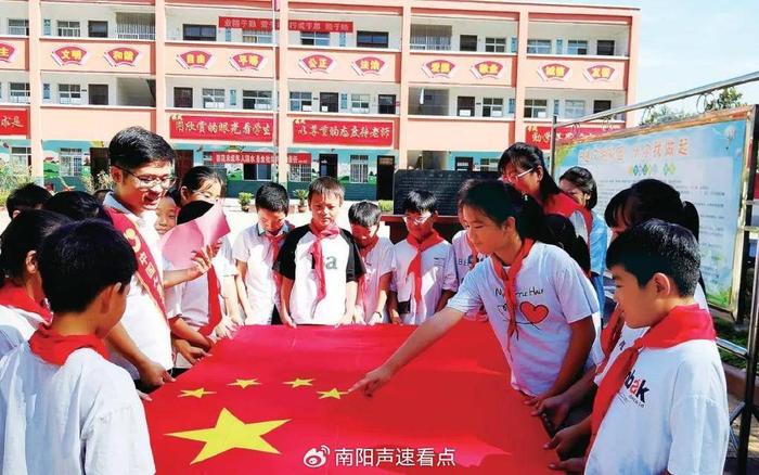 少先队新队员入队仪式_德育教育的重要性_南阳德育活动