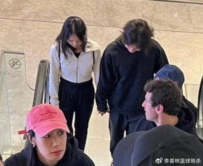 19岁奥运冠军恋情曝光！苏翊鸣牵手花滑女神，网友：清华北大组合