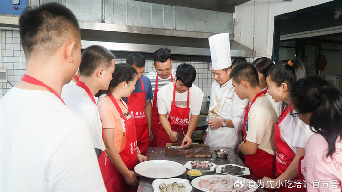擺攤小吃培訓學校（擺地攤小吃培訓）