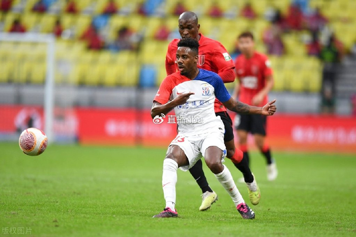 德转官宣！上海申花球队三大主力提前解约，一人转会泰山队