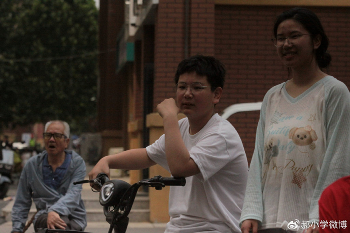 以球会友展活力乒乓球友谊赛点燃健身热潮摄影纪实