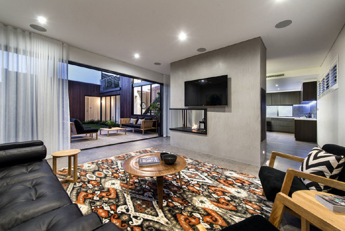 351平北欧风三居室金属质感的楼梯,简单干净,张力十足