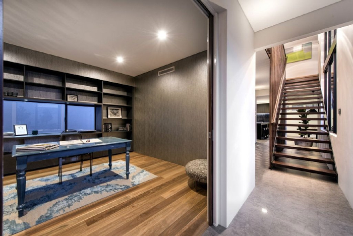 351平北欧风三居室金属质感的楼梯,简单干净,张力十足