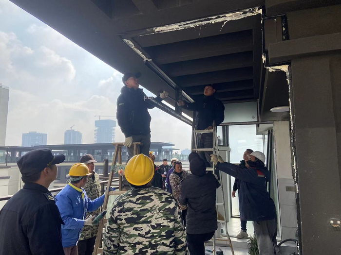 逼着别人送手机犯什么罪