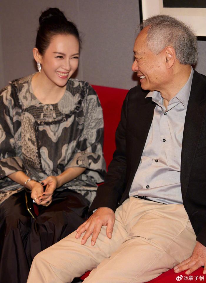 章子怡发文谈与李安25年后深情拥抱，回忆《卧虎藏龙》时光