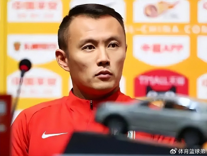 范晓冬痛批中超陋习！U20国青小将别待太久，躺地演戏害人害己