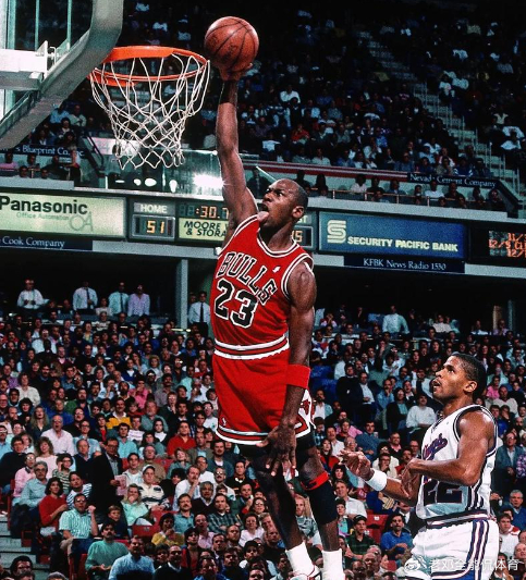 左右手无差别进攻有多难？NBA就5人做到 杜登都得靠边站