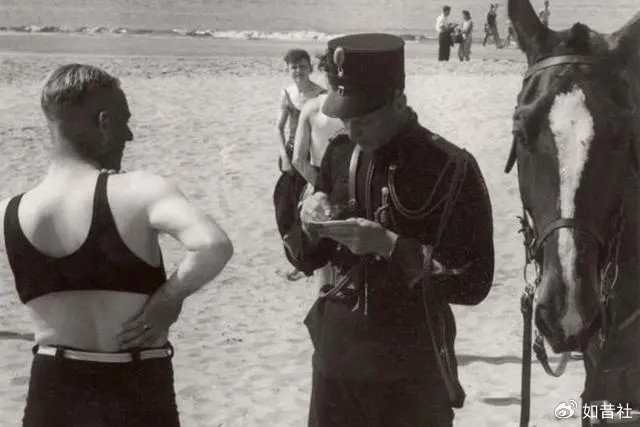 1931年荷兰一名男子因服装问题被罚款