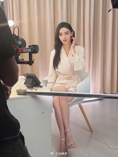 从NBA直播间到修仙百草园：金佳悦的“跨界”，是蓄谋已久的升仙