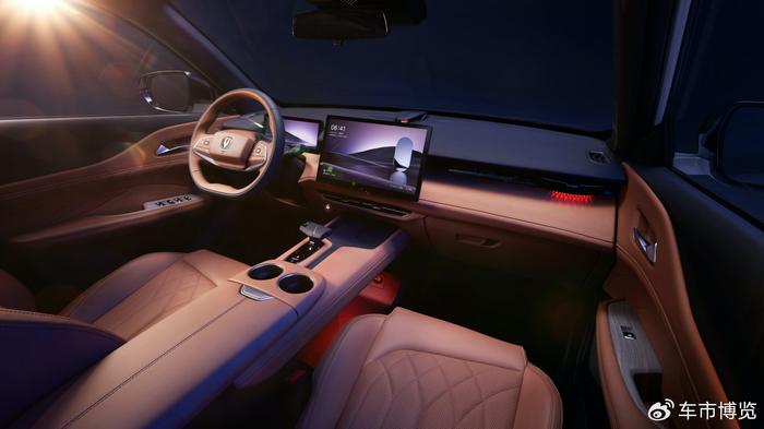 搭载长安全新混动系统，长安UNI-Z高调挑战15万级混动SUV市场