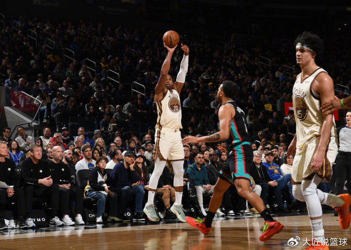 勇士17分大逆转！一口气获4条喜讯：奇兵送准绝杀+追梦遭DNP露馅