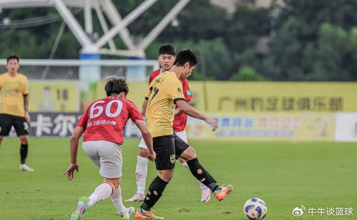 曝中国男足球员出轨女足球员！女方收钱开房，知三当三+诅咒孩子