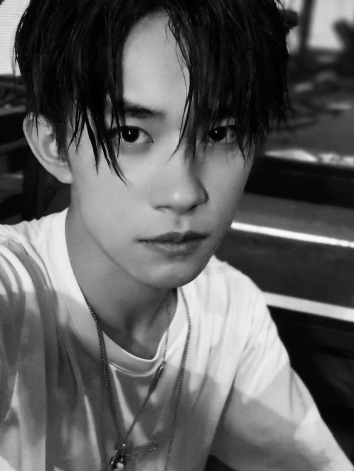 易烊千玺 什么拉满了我不说