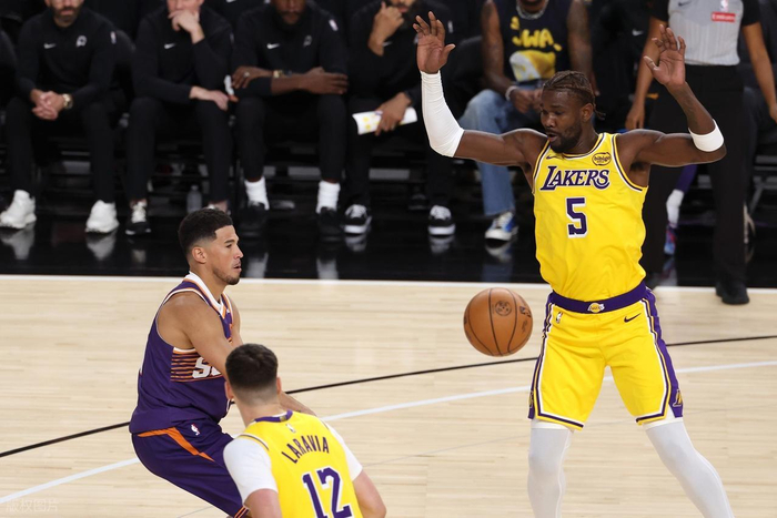 “想把我变成卡佩拉”，德安德烈·艾顿不满他在湖人的角色定位